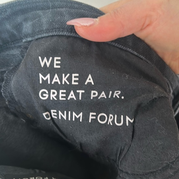 Denim Forum The Arlo High Rise Straight Black Size 29 Distressed Hem Button fly - Picture 9 of 10